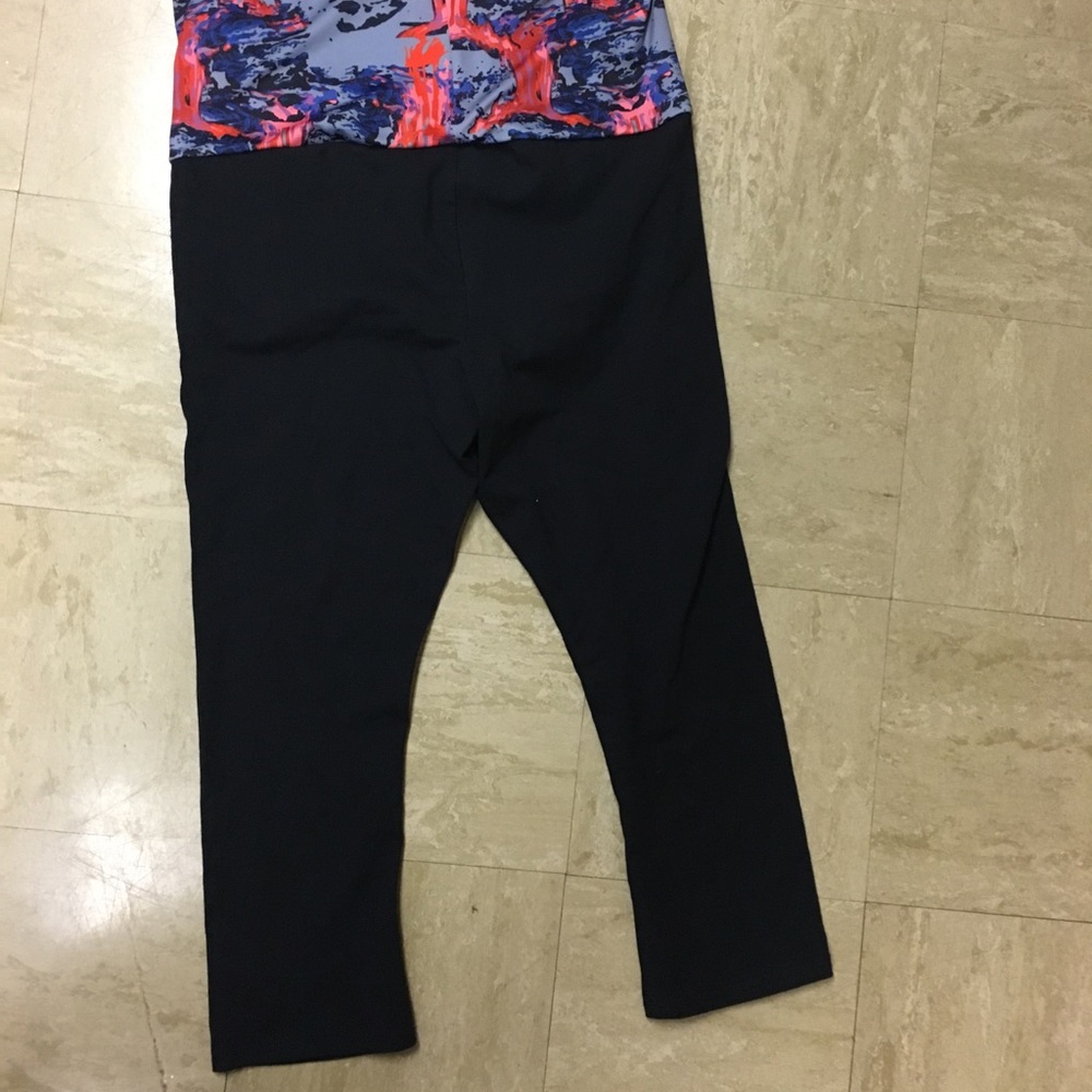 Scheels Capri leggings